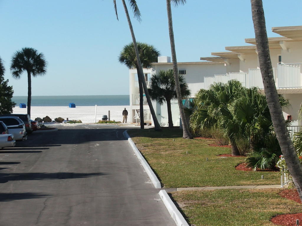 Carousel Beach Inn Fort Myers Beach Exterior foto